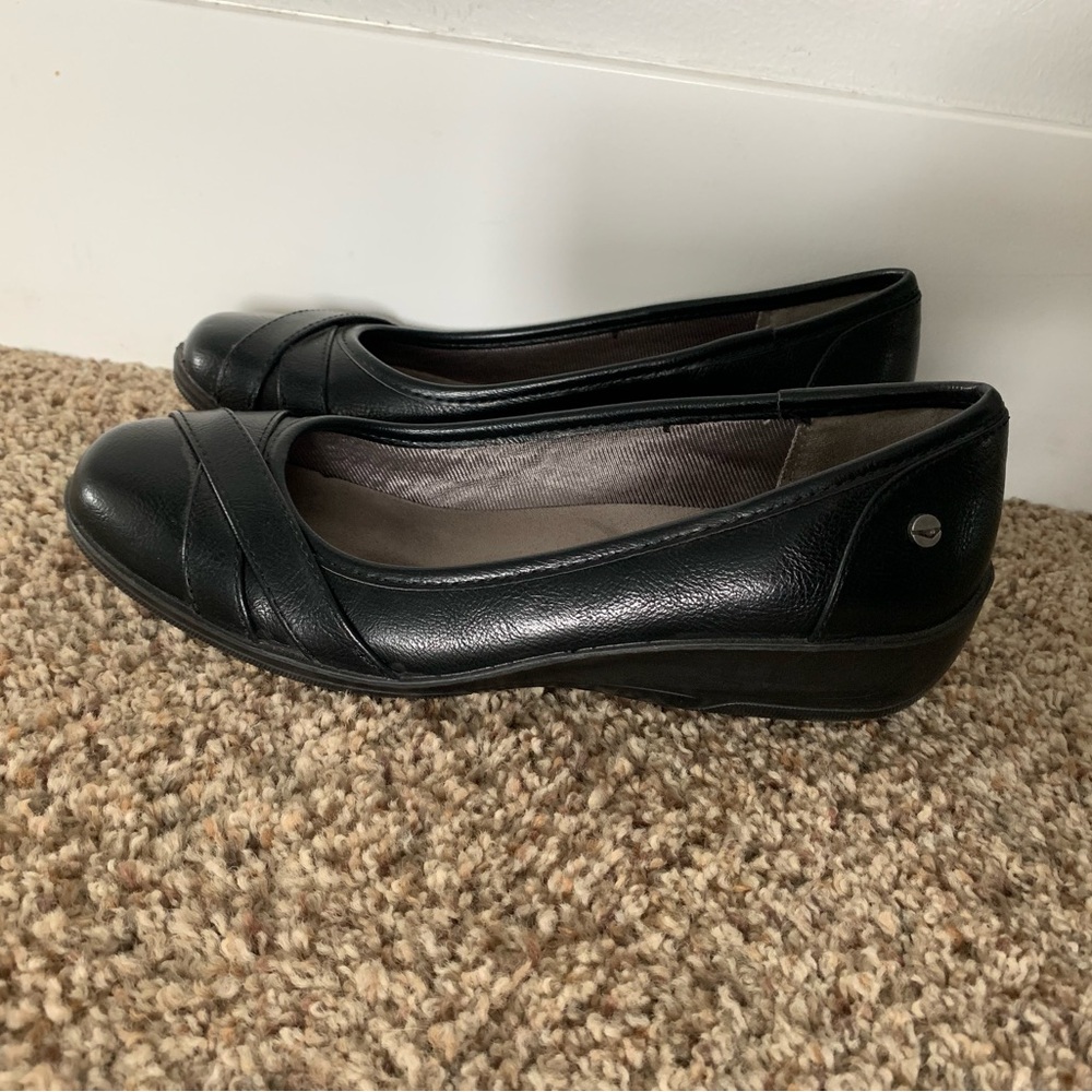 LifeStride Black Flats